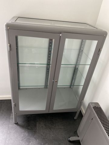 745714-18 Treatment room - treatment chair, cabinets, saddle chairs etc.