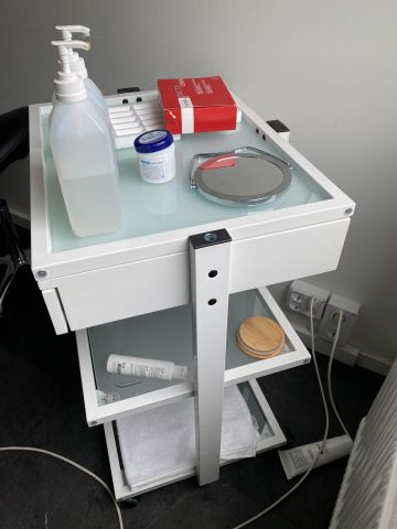 745714-21 Treatment room - treatment chair, cabinets, saddle chairs etc.