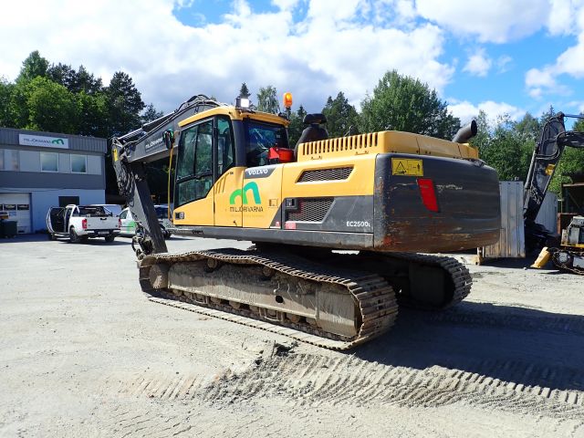 755887-3 Track excavator Volvo EC250DNL