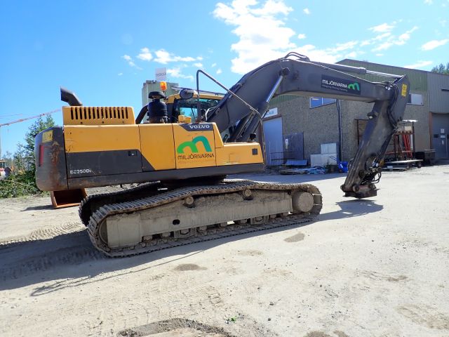 755887-6 Track excavator Volvo EC250DNL