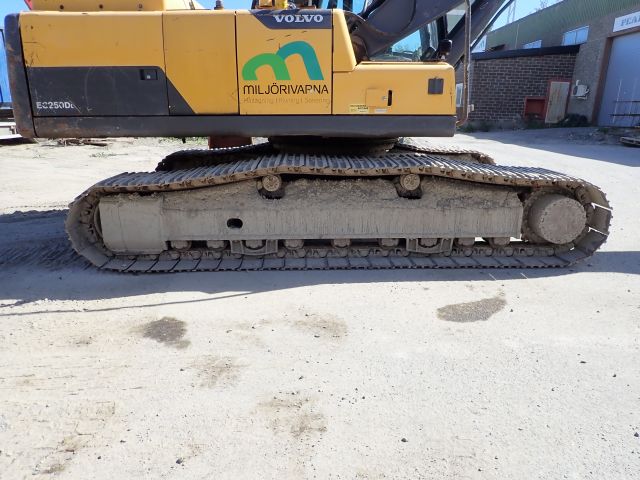755887-15 Track excavator Volvo EC250DNL