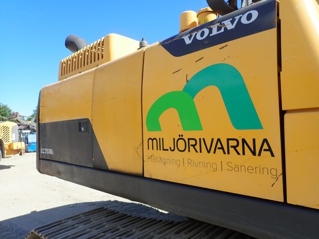 755887-85 Track excavator Volvo EC250DNL