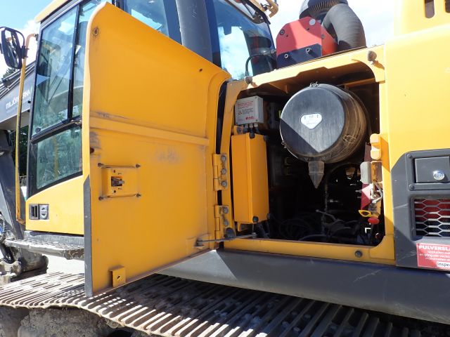 755887-105 Track excavator Volvo EC250DNL