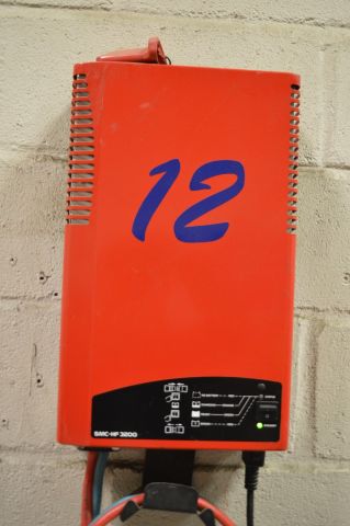 808067-7 Low lifter BT LPE240 / S with SMC-HF 3200 charger