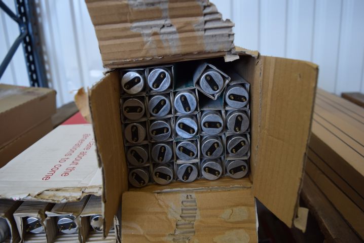 678578-4 Fluorescent lamps approx. 41 pcs