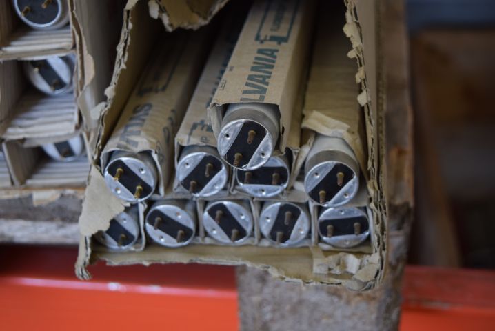 678578-6 Fluorescent lamps approx. 41 pcs