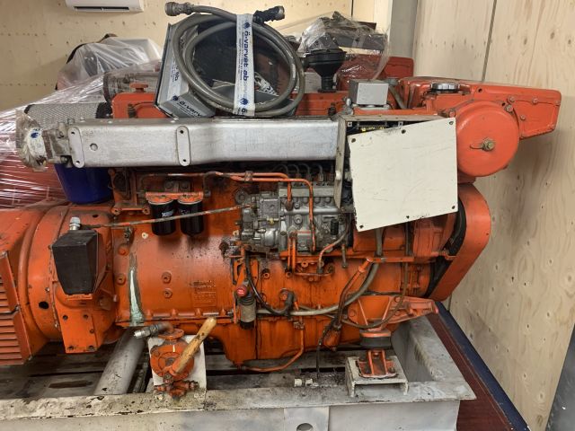 813831-2 Auxiliary engines Scania DS11 with generator Hitzinger