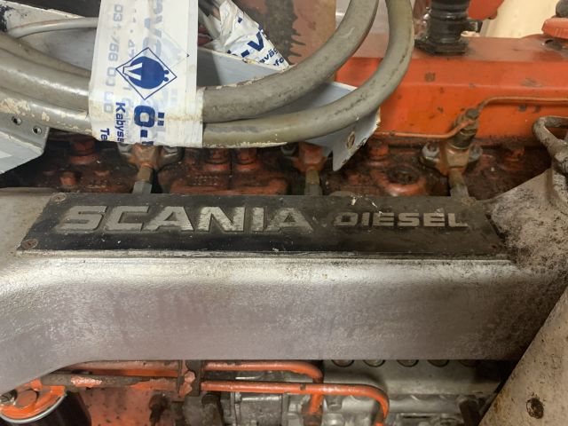 813831-5 Auxiliary engines Scania DS11 with generator Hitzinger