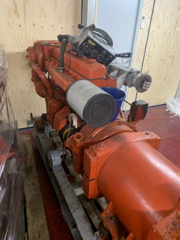 813831-8 Auxiliary engines Scania DS11 with generator Hitzinger