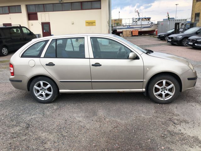 808028-3 Skoda Fabia CO AM 1.4 -2005 (Repair object)