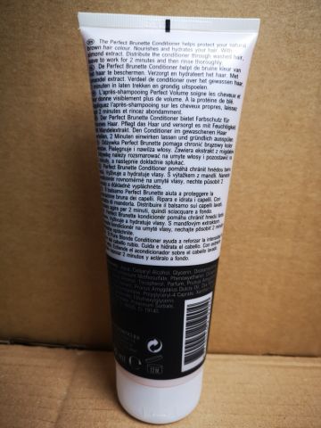 763870-8 Large lot with makeup and beauty products