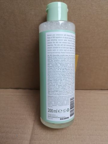 763870-12 Large lot with makeup and beauty products