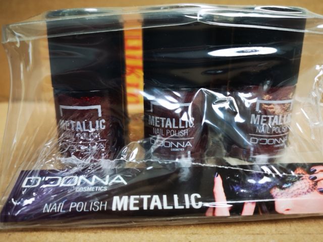 763870-15 Large lot with makeup and beauty products