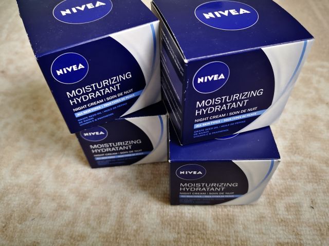 763870-16 Large lot with makeup and beauty products