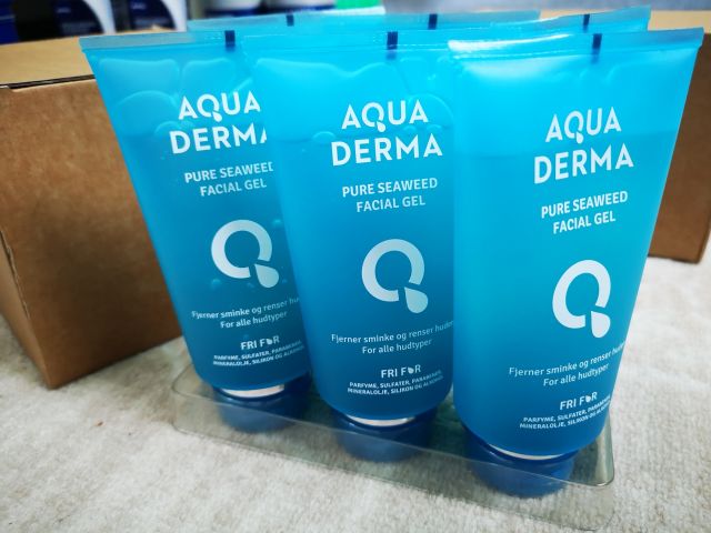 763870-24 Large lot with makeup and beauty products