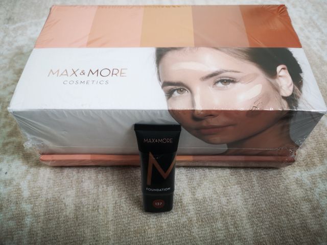 763870-31 Large lot with makeup and beauty products