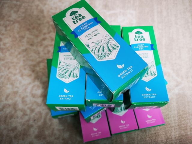 763870-34 Large lot with makeup and beauty products