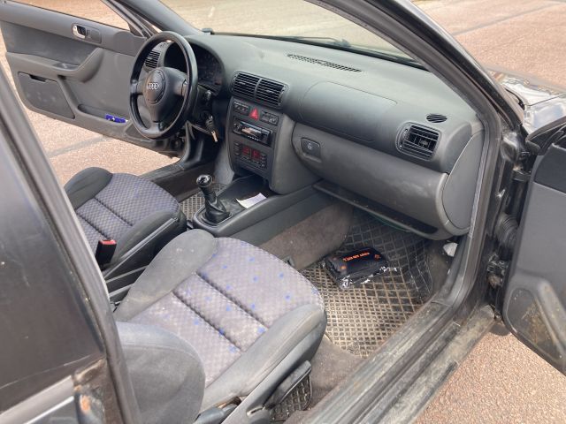 807259-46 AUDI A3 1.8T -1999 (148 hp, 310957km)