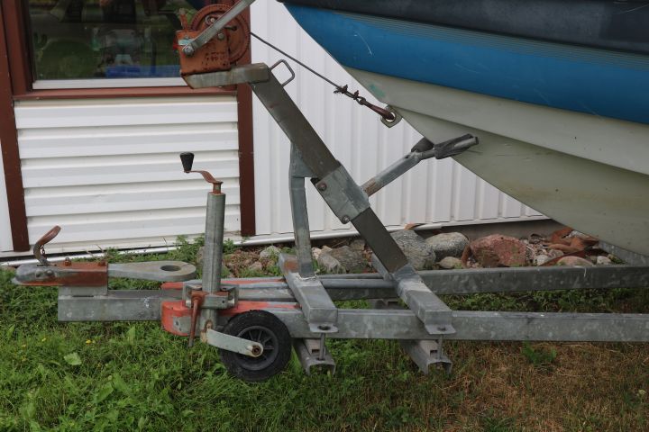 817144-9 Boat Vip Valiant Bowrider