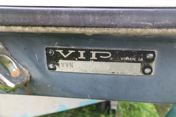 817144-12 Boat Vip Valiant Bowrider