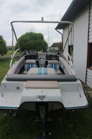 817144-8 Boat Vip Valiant Bowrider