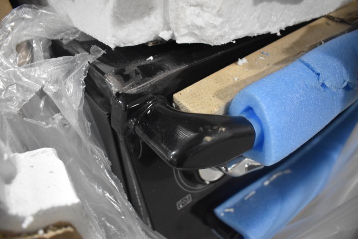 682685-5 Induction hob and Thermo-ventilated oven from SMEG - TR93IBL