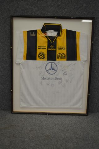 778951-1 Match shirt BK Häcken Gothia signed