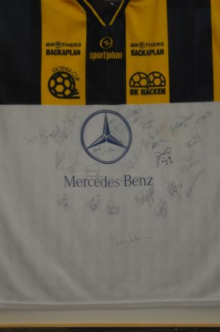 778951-2 Match shirt BK Häcken Gothia signed