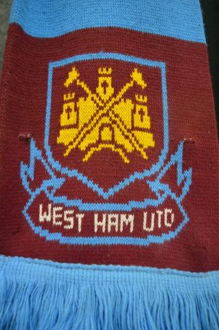 778982-5 Scarf West Ham United
