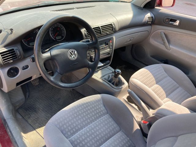 807269-28 Volkswagen Passat 1.8T, 150hp -00 (206885km)