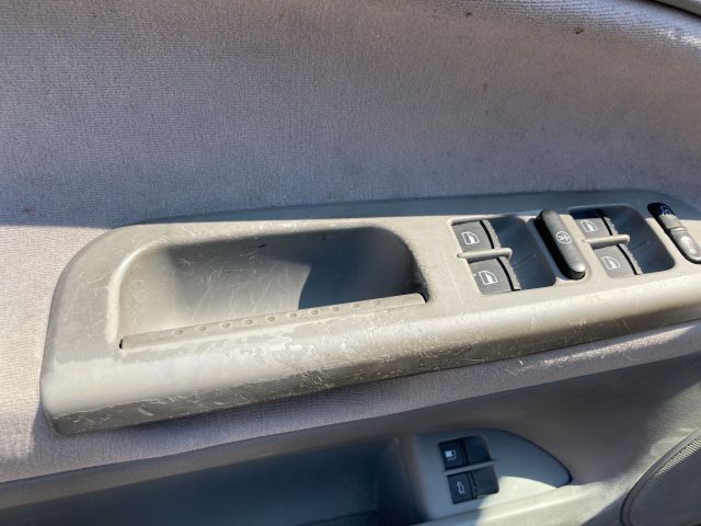 807269-30 Volkswagen Passat 1.8T, 150hp -00 (206885km)