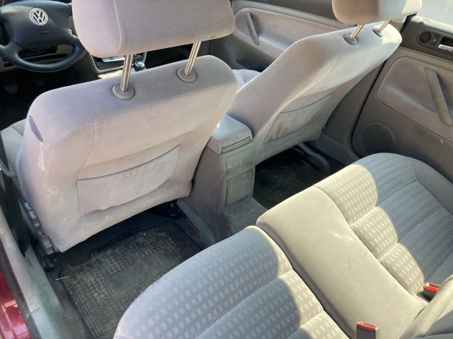 807269-34 Volkswagen Passat 1.8T, 150hp -00 (206885km)