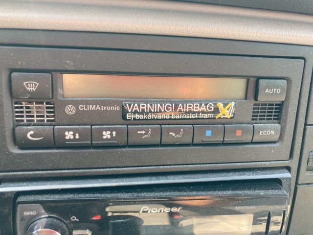 807269-45 Volkswagen Passat 1.8T, 150hp -00 (206885km)