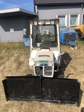 819936-3 Traktor Bolens med redskap