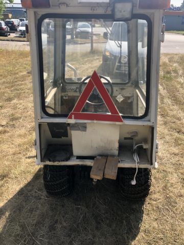 819936-5 Traktor Bolens med redskap