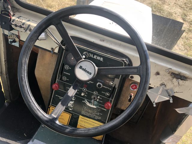 819936-10 Traktor Bolens med redskap