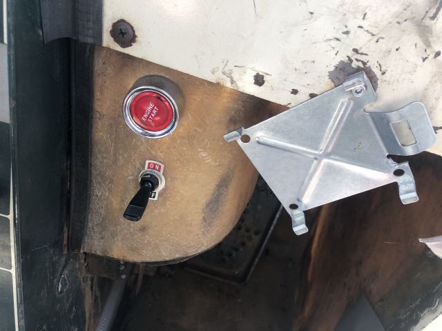 819936-12 Traktor Bolens med redskap