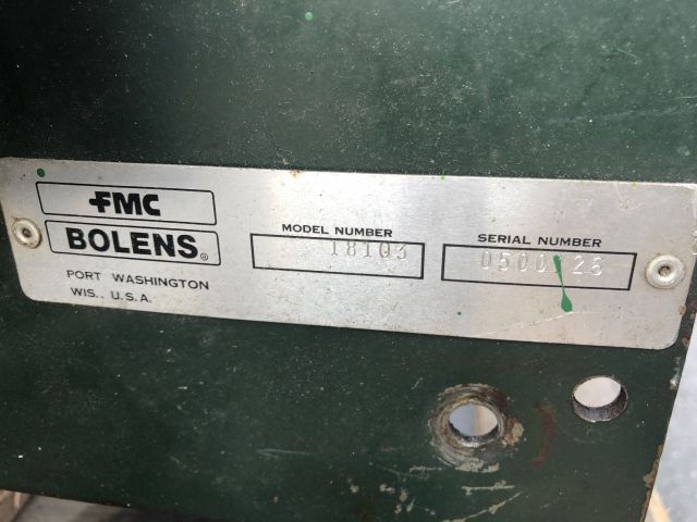 819936-24 Traktor Bolens med redskap