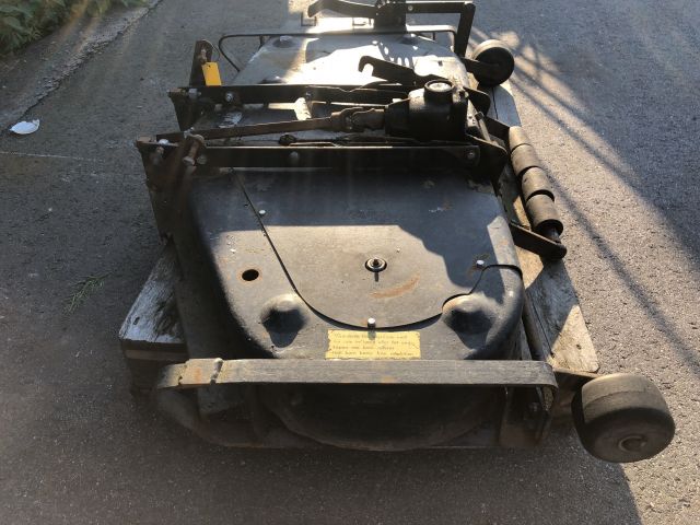 819936-27 Traktor Bolens med redskap