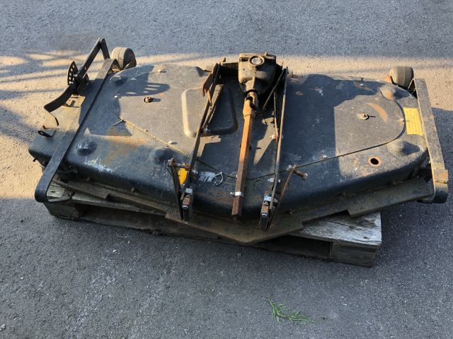 819936-28 Traktor Bolens med redskap