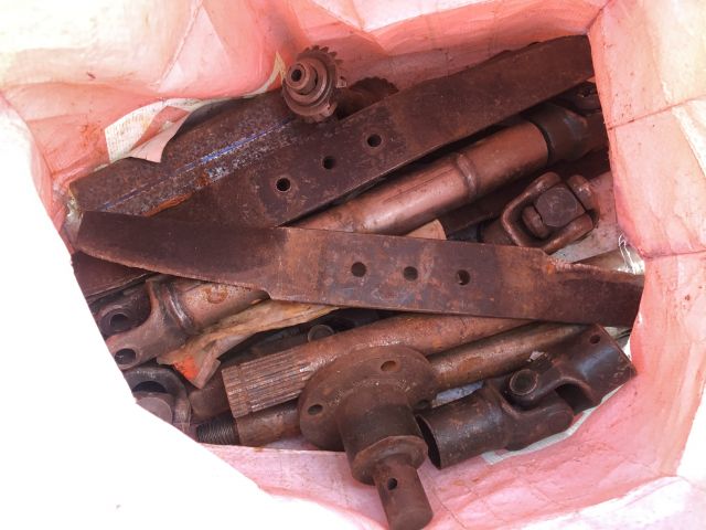 819936-34 Traktor Bolens med redskap