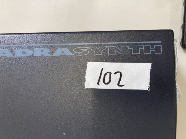 820116-7 Alesis Quadrasynth Synthesizer (vaatii korjausta/needs repair)