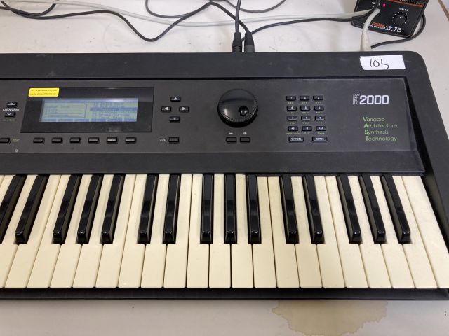 820117-3 Kurzweil K2000 Synthesizer (vaatii korjausta/needs repair)