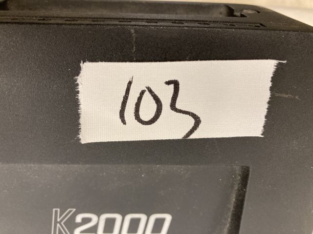 820117-11 Kurzweil K2000 Synthesizer (vaatii korjausta/needs repair)