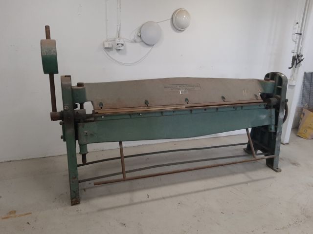 812421-3 Edge folding machine