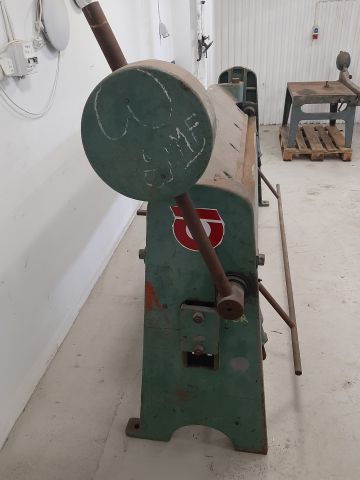 812421-4 Edge folding machine