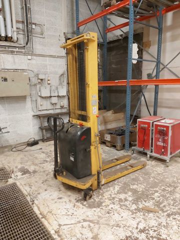 753890-2 Electric pallet truck / high lifter Silverstone