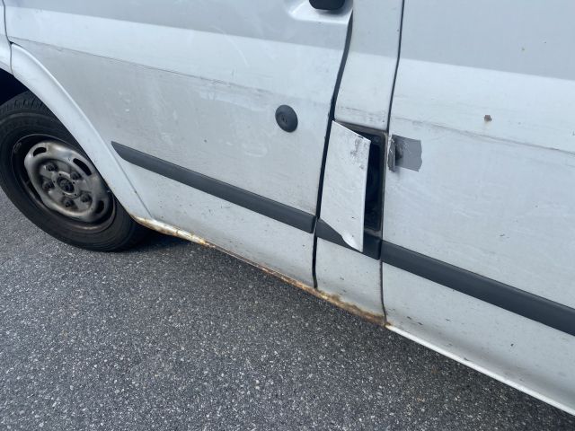 820378-3 Ford Transit 300 2.2 TDCi Cabinet -11 LPO234