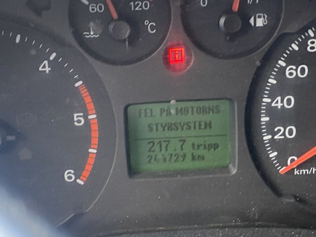 820378-13 Ford Transit 300 2.2 TDCi Cabinet -11 LPO234