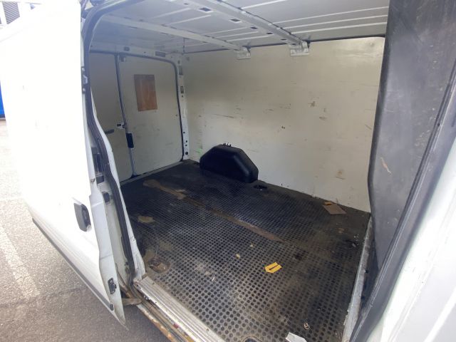 820378-14 Ford Transit 300 2.2 TDCi Cabinet -11 LPO234